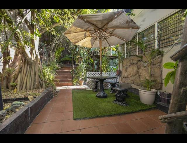 10 BEDROOM HOUSE FOR SALE IN SEA VIEW